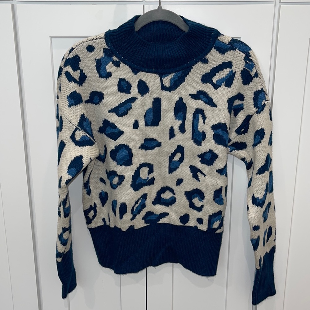 BLUE LEOPARD SWEATER